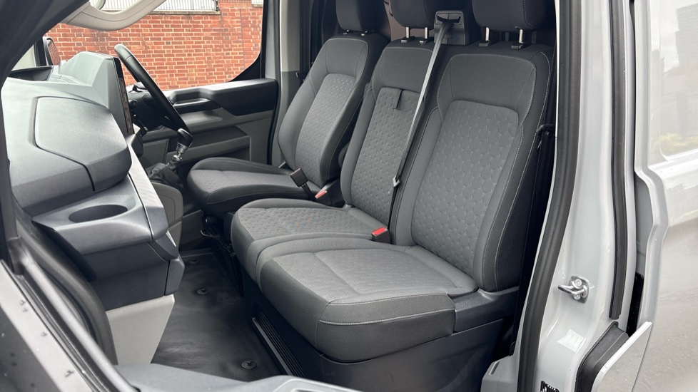 Ford Transit Custom 280 L1 Diesel Fwd 2.0 EcoBlue 136ps H1 Van Limited - Image 30