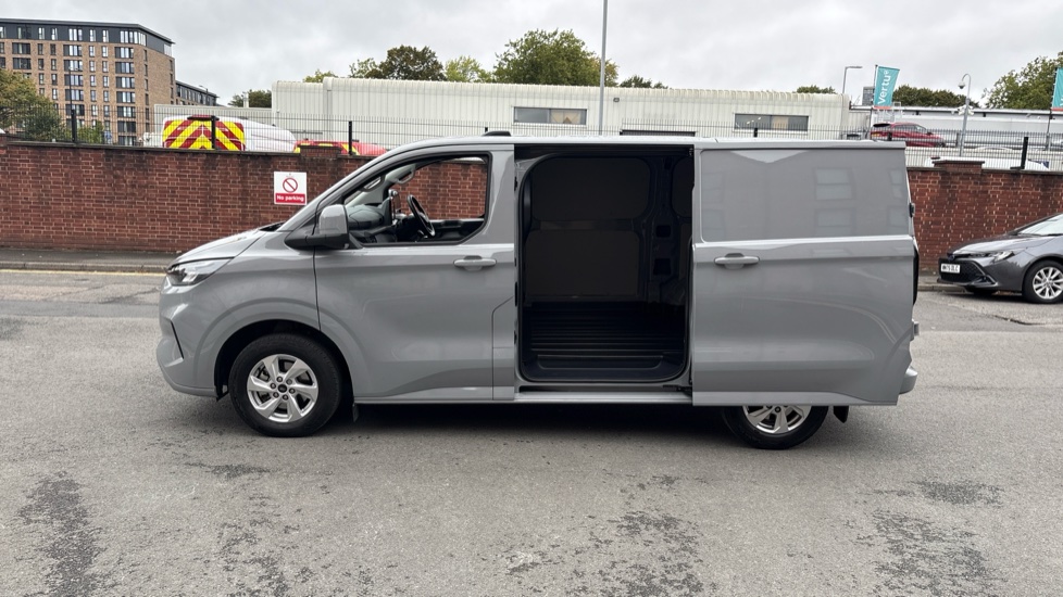 Ford Transit Custom 280 L1 Diesel Fwd 2.0 EcoBlue 136ps H1 Van Limited - Image 32