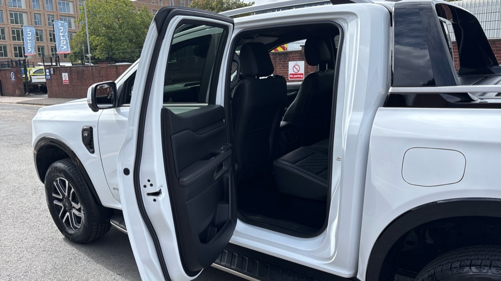 Ford Ranger Diesel Pick Up D/Cab Platinum 3.0 EcoBlue V6 240 Auto - Image 5