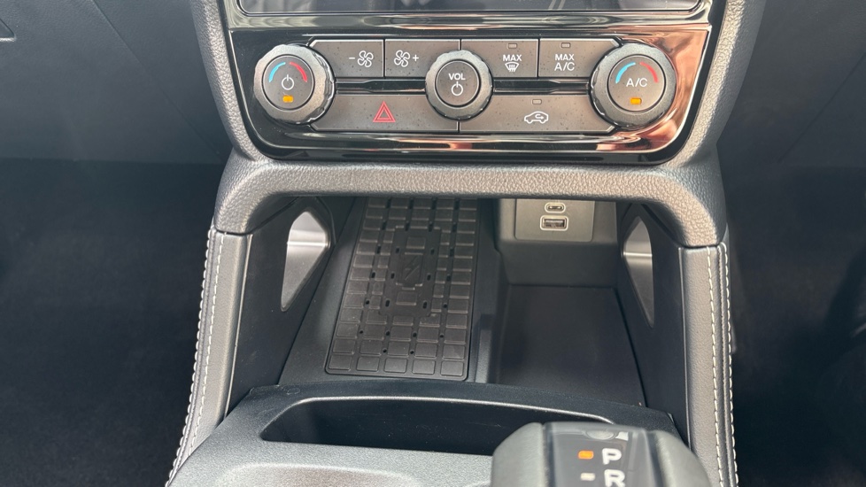 Ford Ranger Diesel Pick Up D/Cab Platinum 3.0 EcoBlue V6 240 Auto - Image 25
