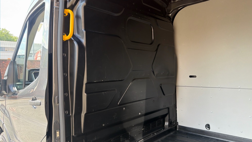 Ford Transit 350 L3 Diesel Fwd 2.0 EcoBlue 165ps H2 Limited Van Auto [Nav] - Image 18