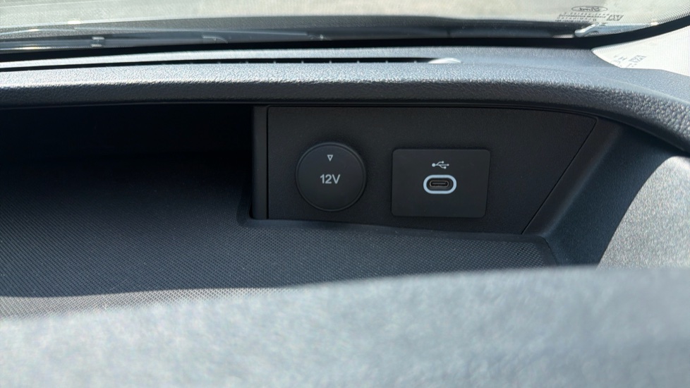 Ford Transit 350 L3 Diesel Fwd 2.0 EcoBlue 165ps H2 Limited Van Auto [Nav] - Image 26