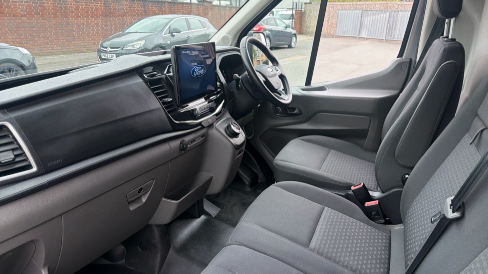Ford Transit 350 L3 Diesel Fwd 2.0 EcoBlue 165ps H2 Limited Van Auto [Nav] - Image 13