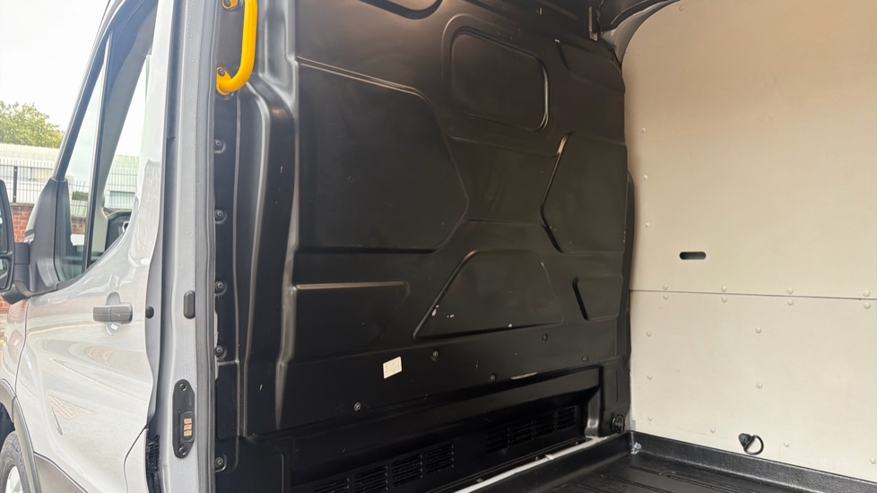 Ford Transit 350 L3 Diesel Fwd 2.0 EcoBlue 165ps H2 Limited Van Auto [Nav] - Image 18