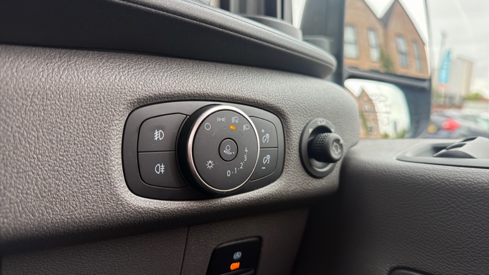 Ford Transit 350 L3 Diesel Fwd 2.0 EcoBlue 165ps H2 Limited Van Auto [Nav] - Image 23