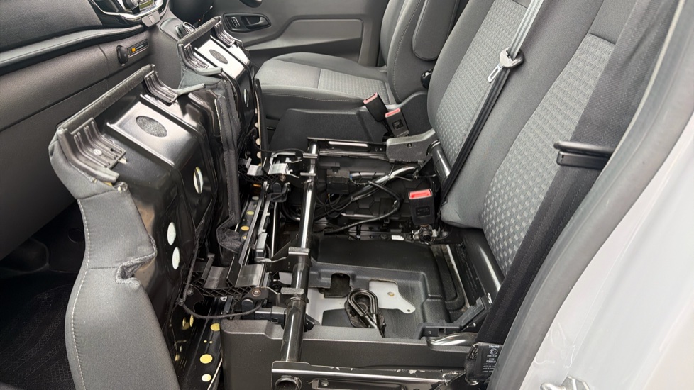 Ford Transit 350 L3 Diesel Fwd 2.0 EcoBlue 165ps H2 Limited Van Auto [Nav] - Image 31