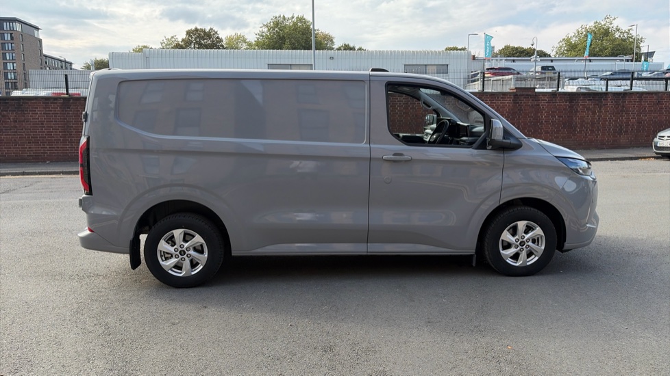 Ford Transit Custom E-320 L1 Rwd 160kW 65kWh H1 Van Limited Auto - Image 9