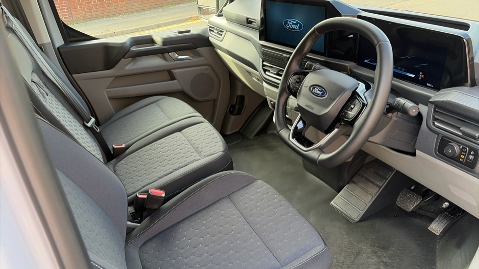 Ford Transit Custom E-320 L1 Rwd 160kW 65kWh H1 Van Limited Auto - Image 16
