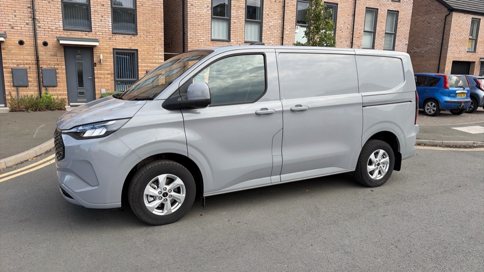 Ford Transit Custom E-320 L1 Rwd 160kW 65kWh H1 Van Limited Auto - Image 26