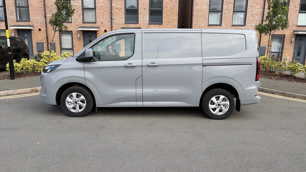 Ford Transit Custom E-320 L1 Rwd 160kW 65kWh H1 Van Limited Auto - Image 27