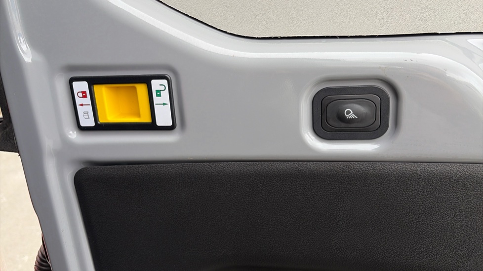 Ford Transit 350 L2 Diesel Fwd 2.0 EcoBlue 130ps H2 Limited Van Auto [8S] [Nav] - Image 38