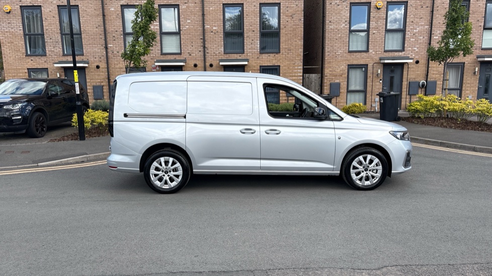 Ford Transit Connect 250 L2 Petrol 1.5 EcoBoost PHEV 150 Limited Van Auto - Image 9