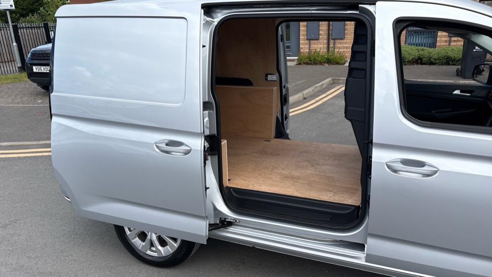 Ford Transit Connect 250 L2 Petrol 1.5 EcoBoost PHEV 150 Limited Van Auto - Image 39