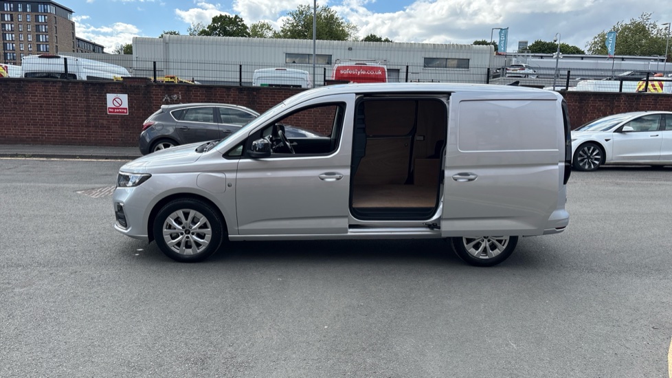 Ford Transit Connect 250 L2 Petrol 1.5 EcoBoost PHEV 150 Limited Van Auto - Image 40