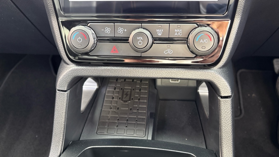 Ford Ranger Petrol Pick Up D/Cab Wildtrak 2.3 EcoBoost PHEV 281 Auto - Image 24