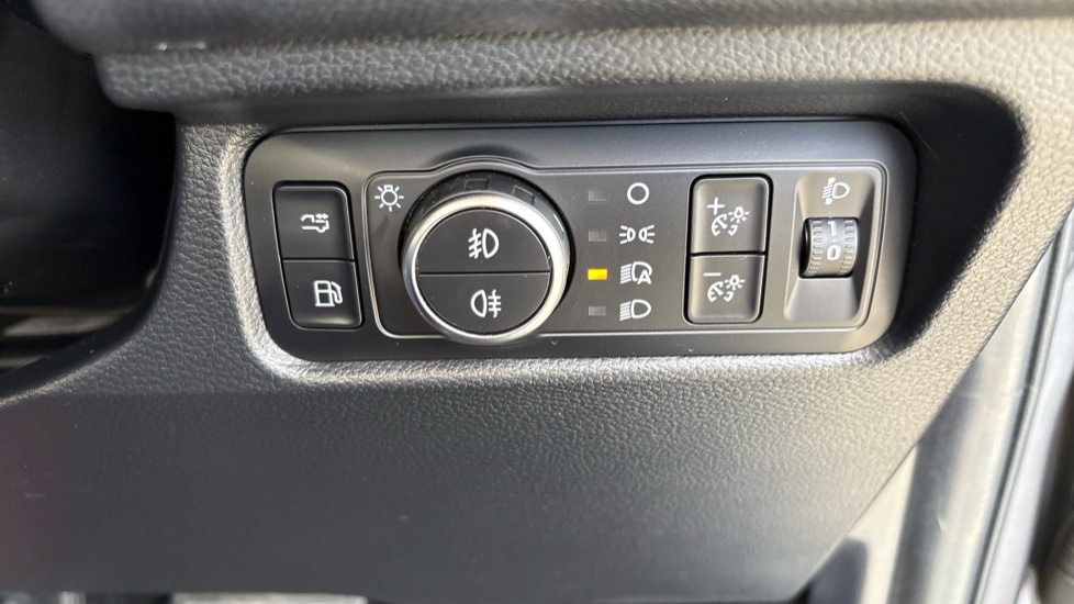 Ford Ranger Petrol Pick Up D/Cab Wildtrak 2.3 EcoBoost PHEV 281 Auto - Image 26