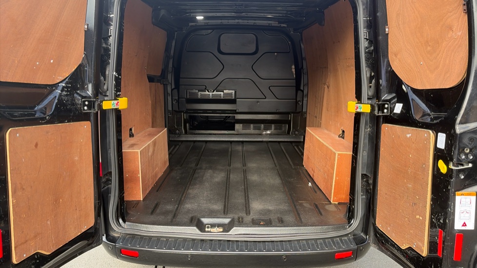 Ford Transit Custom 280 L1 Diesel Fwd 2.0 EcoBlue 130ps Low Roof Limited Van - Image 3