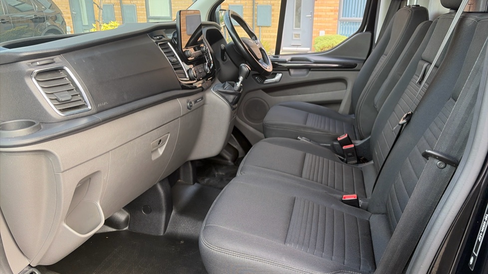 Ford Transit Custom 280 L1 Diesel Fwd 2.0 EcoBlue 130ps Low Roof Limited Van - Image 13