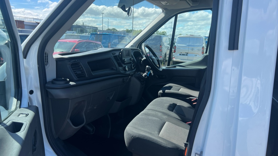 Ford Transit Chassis Cab Transit 350 L2 Diesel Rwd 2.0 EcoBlue 130ps Chassis Cab - Image 13