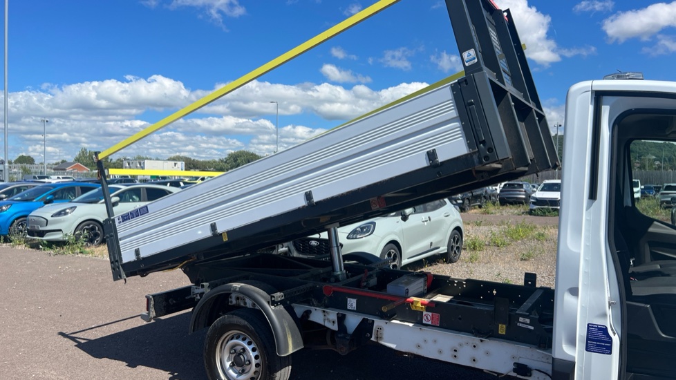 Ford Transit Chassis Cab Transit 350 L2 Diesel Rwd 2.0 EcoBlue 130ps Chassis Cab - Image 14