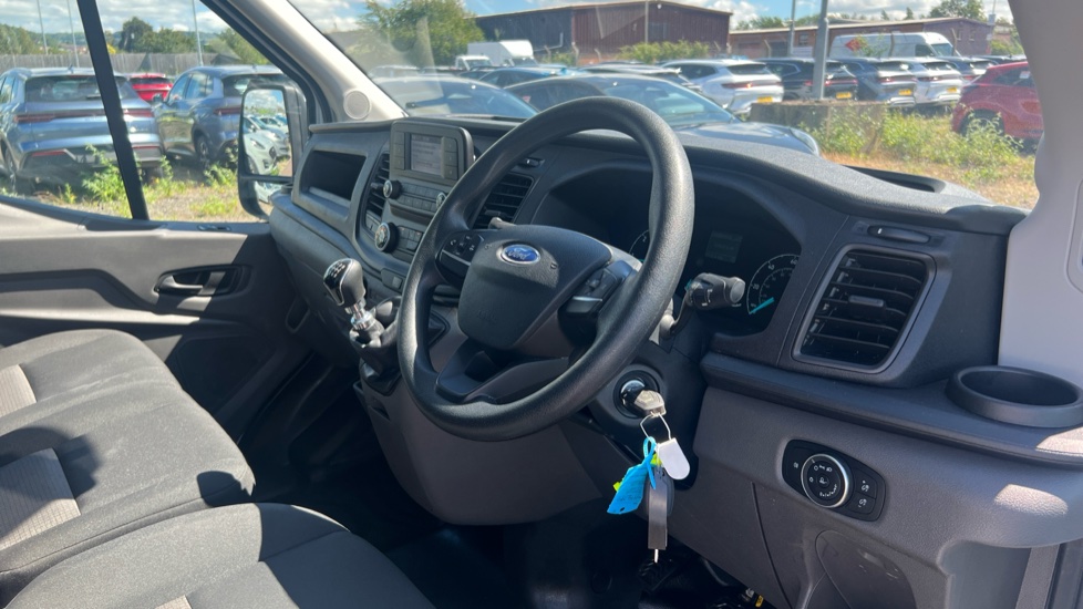 Ford Transit Chassis Cab Transit 350 L2 Diesel Rwd 2.0 EcoBlue 130ps Chassis Cab - Image 16