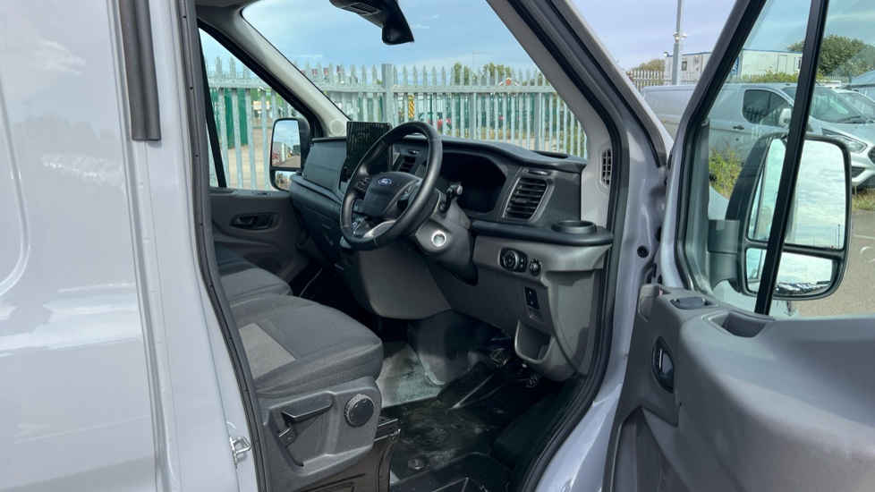 Ford Transit E-350 L3 Rwd 135kW 68kWh H2 Leader Van Auto - Image 6