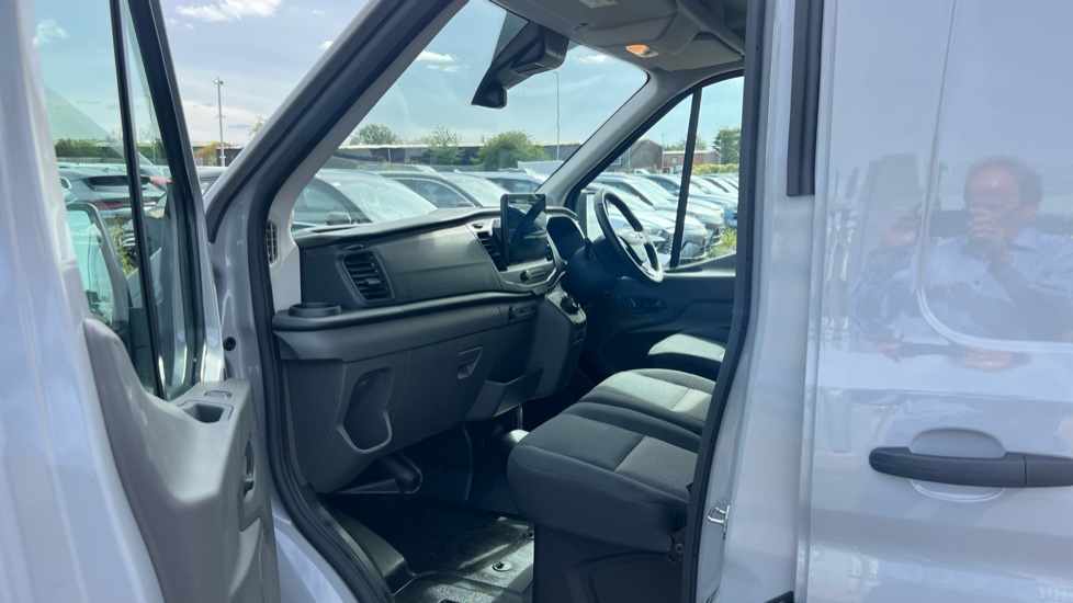 Ford Transit E-350 L3 Rwd 135kW 68kWh H2 Leader Van Auto - Image 13