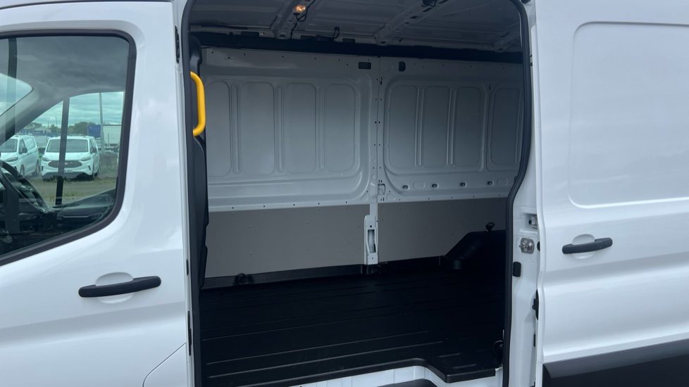 Ford Transit E-350 L3 Rwd 135kW 68kWh H2 Trend Van Auto - Image 5