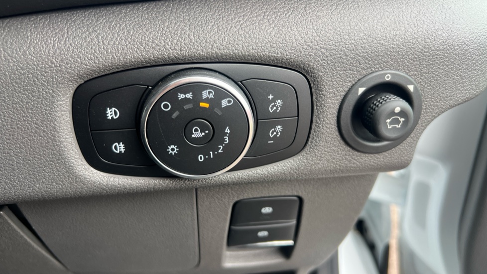Ford Transit E-350 L3 Rwd 135kW 68kWh H2 Trend Van Auto - Image 34