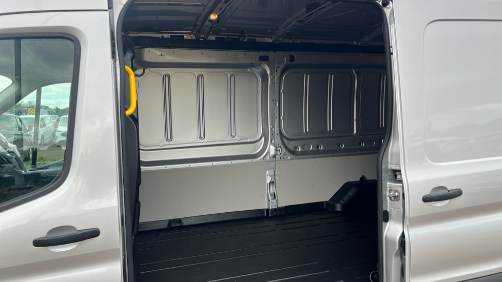 Ford Transit E-350 L3 Rwd 135kW 68kWh H2 Trend Van Auto - Image 5