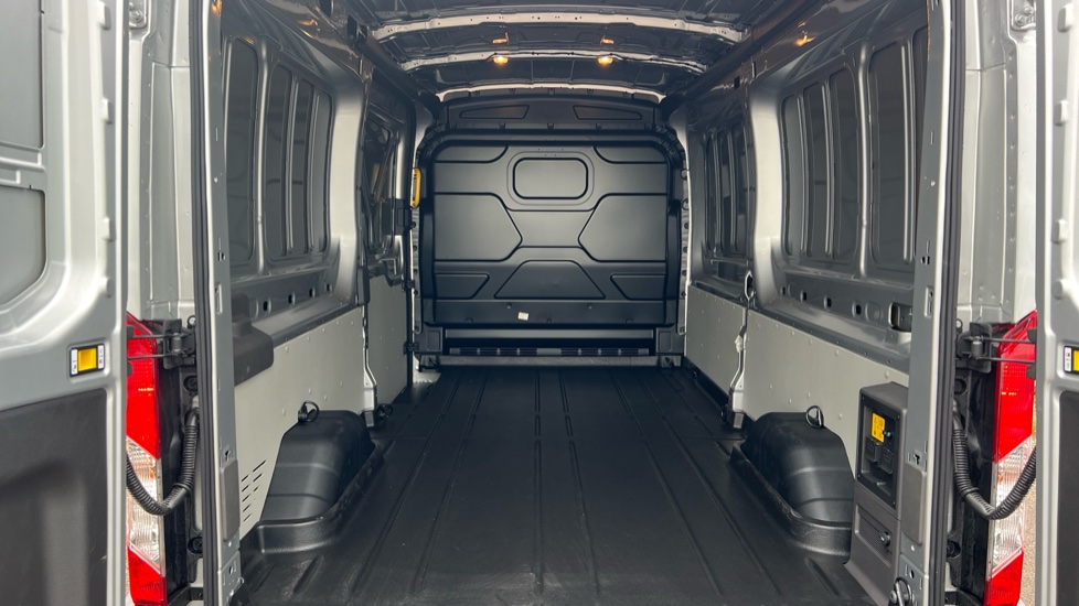 Ford Transit E-350 L3 Rwd 135kW 68kWh H2 Trend Van Auto - Image 12