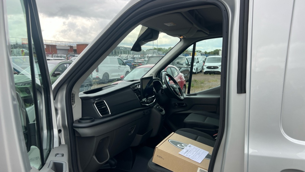 Ford Transit E-350 L3 Rwd 135kW 68kWh H2 Trend Van Auto - Image 13