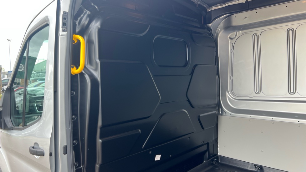 Ford Transit E-350 L3 Rwd 135kW 68kWh H2 Trend Van Auto - Image 18