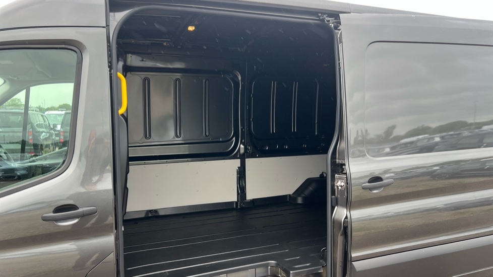 Ford Transit E-350 L3 Rwd 135kW 68kWh H2 Trend Van Auto - Image 5