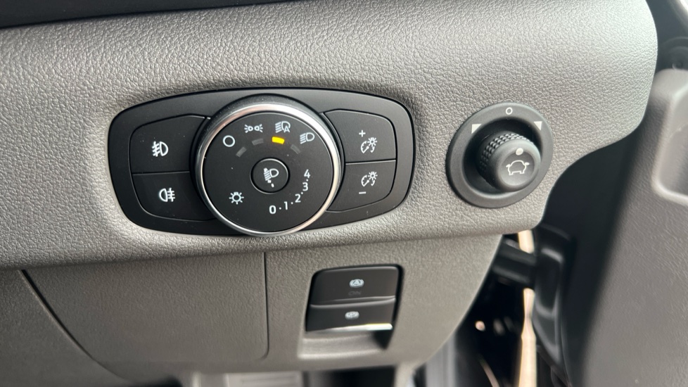 Ford Transit E-350 L3 Rwd 135kW 68kWh H2 Trend Van Auto - Image 36