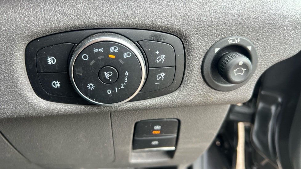 Ford Transit 350 L2 Diesel Fwd 2.0 EcoBlue 130ps H2 Limited Van Auto [8S] [Nav] - Image 36