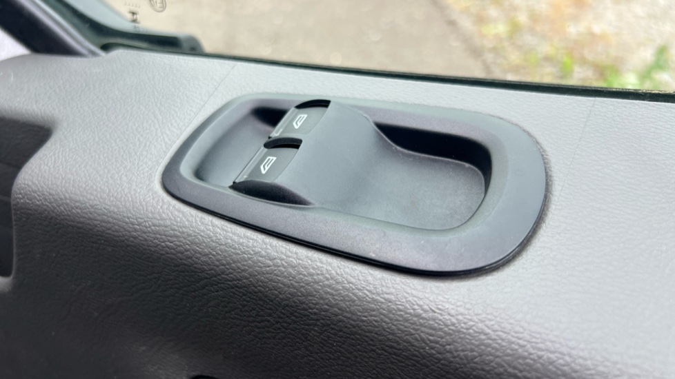 Ford Transit 350 L2 Diesel Fwd 2.0 EcoBlue 130ps H2 Limited Van Auto [8S] [Nav] - Image 39