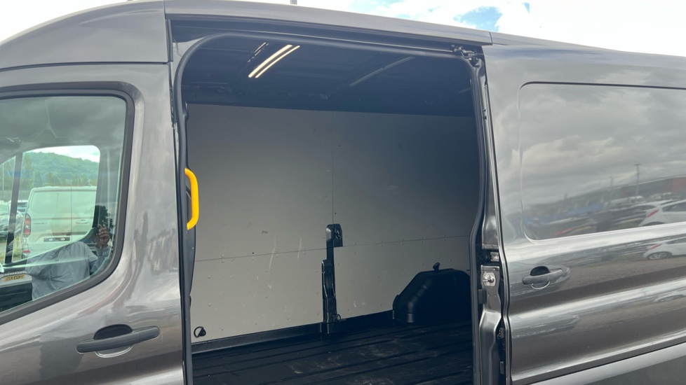 Ford Transit 350 L3 Diesel Fwd 2.0 EcoBlue 170ps H2 Limited Van Auto - Image 5