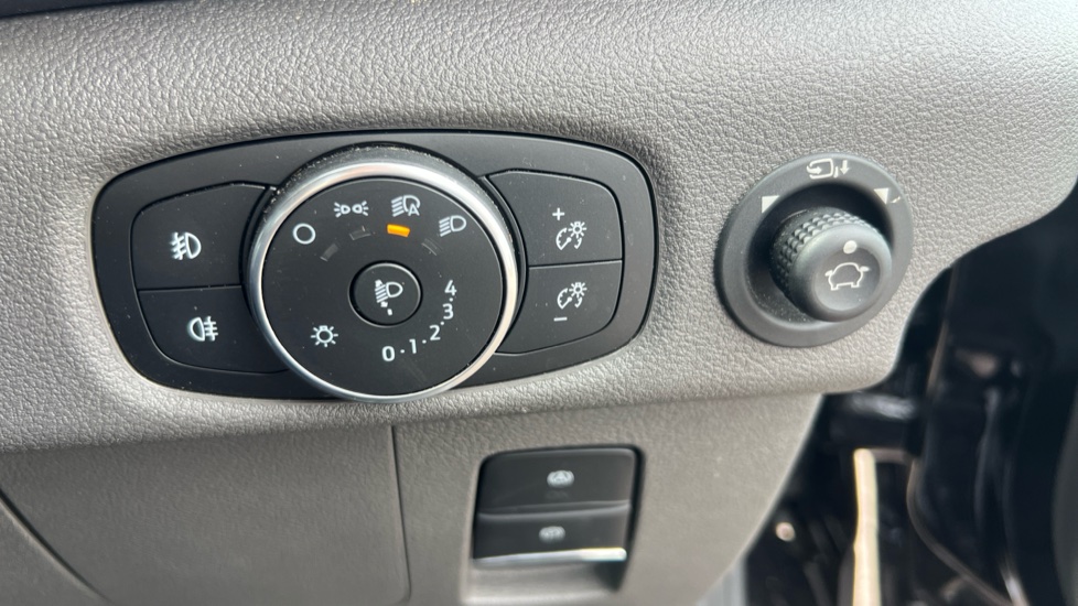 Ford Transit 350 L3 Diesel Fwd 2.0 EcoBlue 165ps H2 Limited Van Auto [Nav] - Image 36