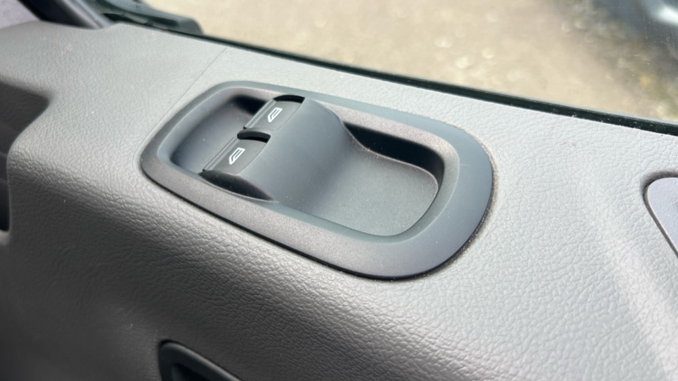Ford Transit 350 L3 Diesel Fwd 2.0 EcoBlue 165ps H2 Limited Van Auto [Nav] - Image 40