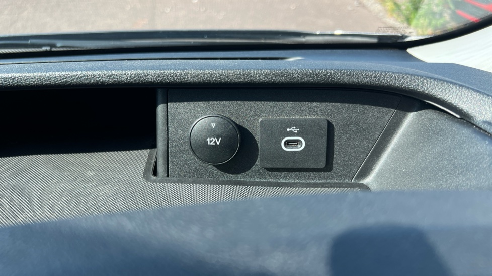 Ford Transit 350 L3 Diesel Fwd 2.0 EcoBlue 165ps H2 Limited Van Auto [Nav] - Image 35