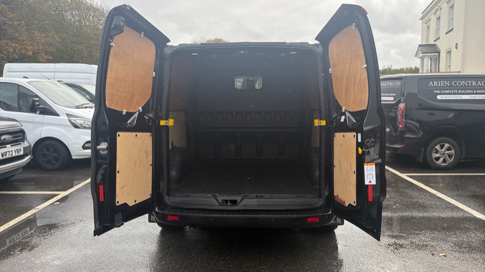 Ford Transit Custom 320 L2 Diesel Fwd 2.0 EcoBlue 185ps Low Roof D/Cab Limited Van Auto - Image 3