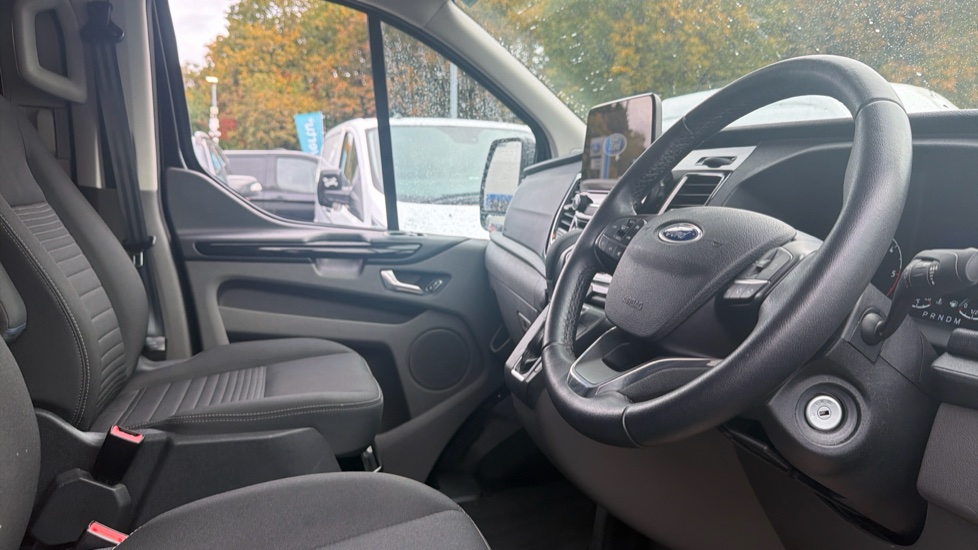 Ford Transit Custom 320 L2 Diesel Fwd 2.0 EcoBlue 185ps Low Roof D/Cab Limited Van Auto - Image 6