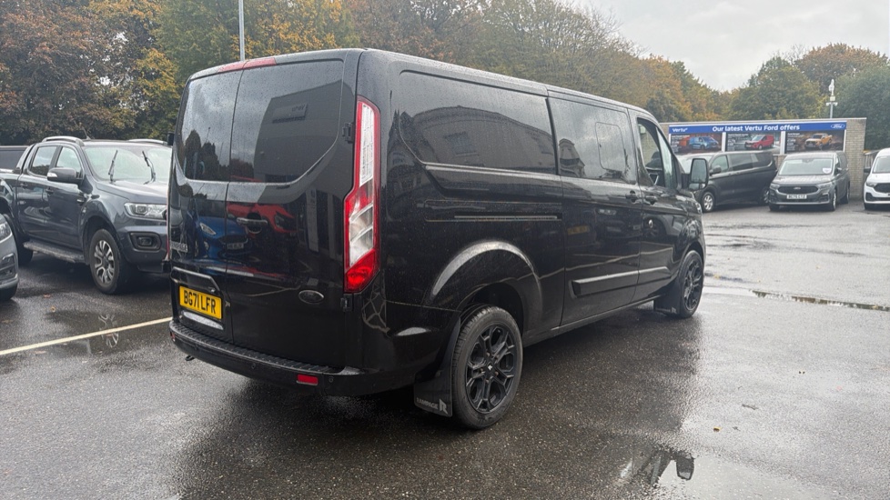 Ford Transit Custom 320 L2 Diesel Fwd 2.0 EcoBlue 185ps Low Roof D/Cab Limited Van Auto - Image 10
