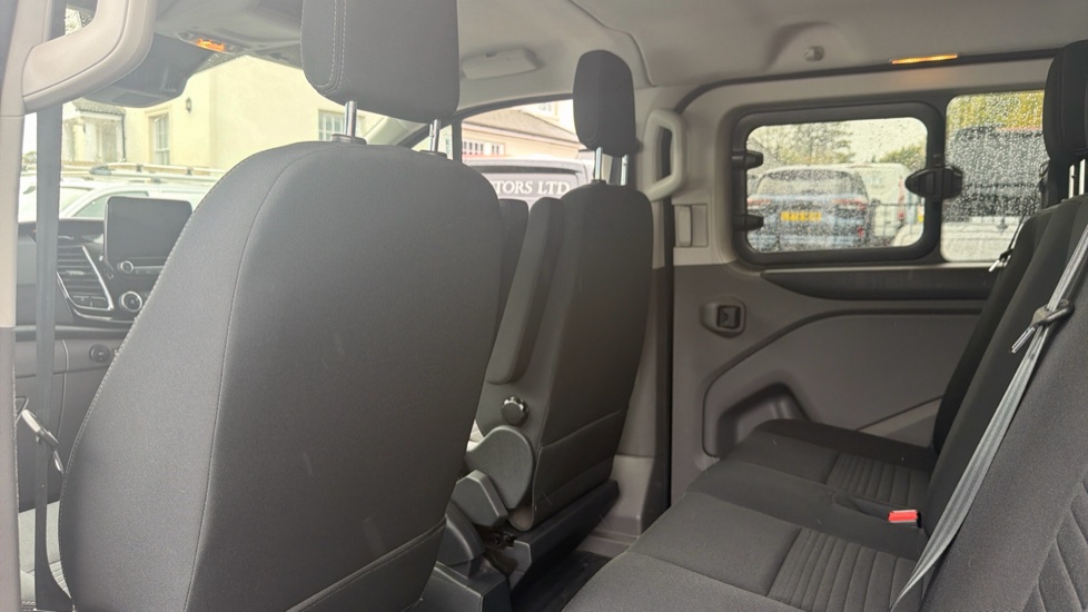 Ford Transit Custom 320 L2 Diesel Fwd 2.0 EcoBlue 185ps Low Roof D/Cab Limited Van Auto - Image 18