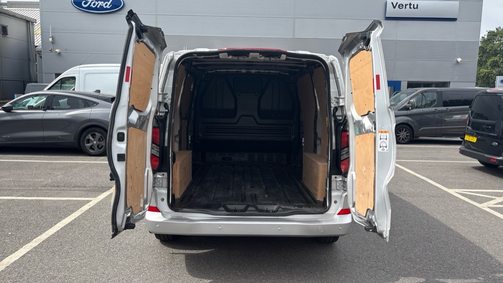 Ford Transit Custom 300 L1 Diesel Fwd 2.0 EcoBlue 136ps H1 Van Limited - Image 3
