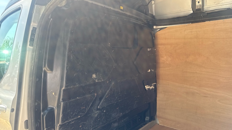 Ford Transit Custom 300 L2 Diesel Fwd 2.0 EcoBlue 130ps High Roof Limited Van - Image 18