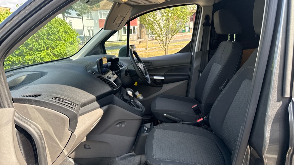 Ford Transit Connect 230 L2 Diesel 1.5 EcoBlue 120ps Trend D/Cab Van Powershift - Image 13