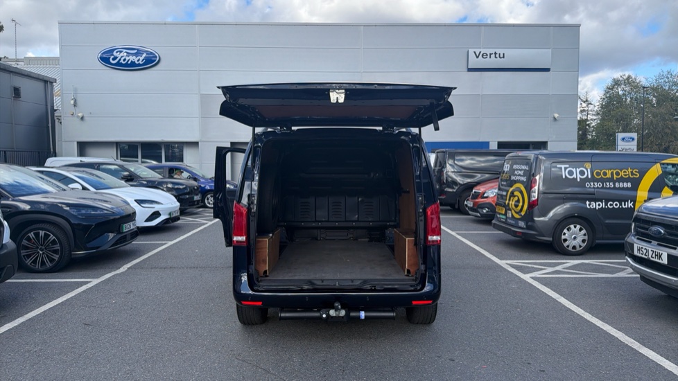 Mercedes-Benz Vito L1 Diesel Rwd 119CDI Premium Van 9G-Tronic - Image 3