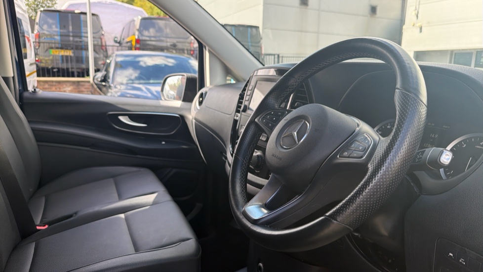 Mercedes-Benz Vito L1 Diesel Rwd 119CDI Premium Van 9G-Tronic - Image 6